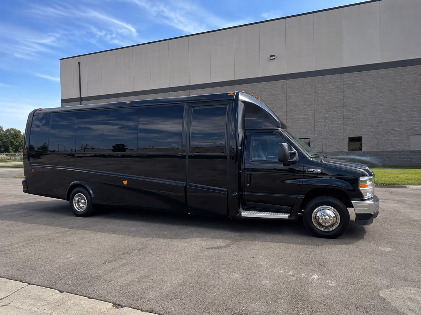 bridgeportcharterbuscompany com puts prom and graduation transportation right at your fingertips