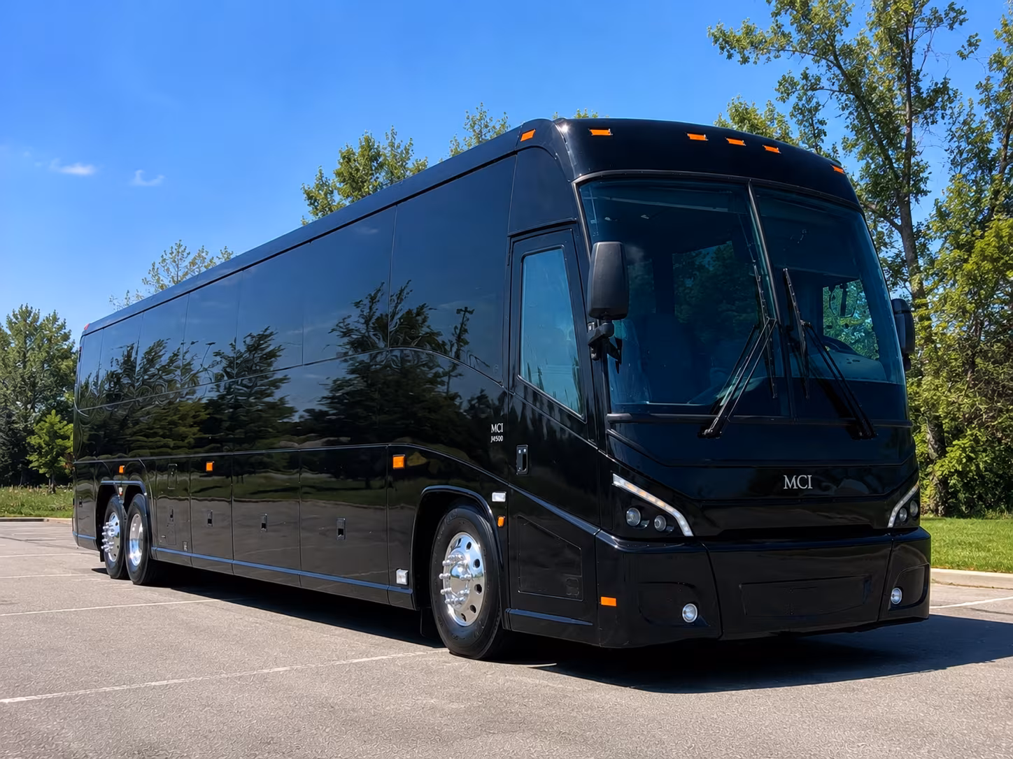 new haven get your group to every winery on time with a new haven charter bus